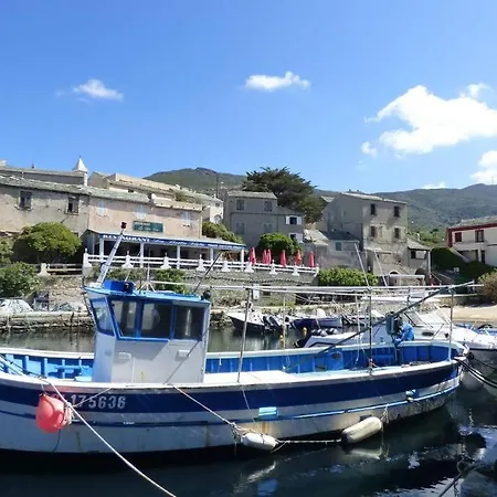Ancienne Maison De Pêcheur Rénovée Avec Goût Dans Le Cap Corse Centuri