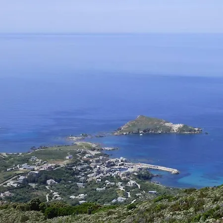 Ancienne Maison De Pêcheur Rénovée Avec Goût Dans Le Cap Corse Hébergement de vacances *